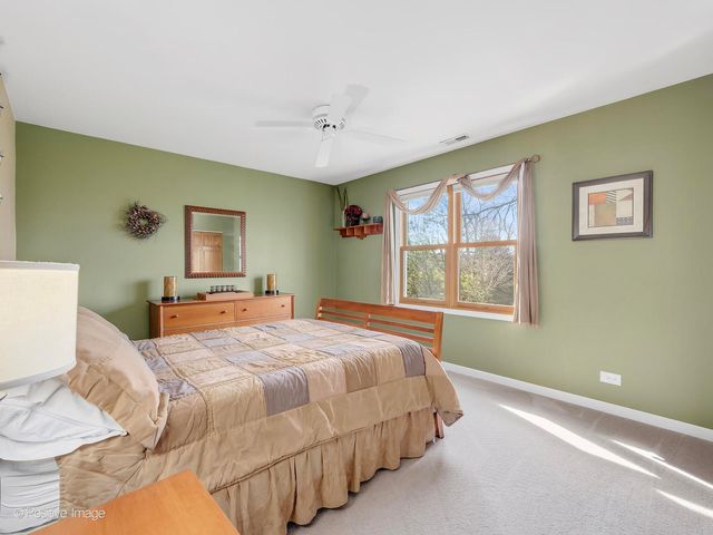 230 Plumtree Lane, West Chicago, IL 60185