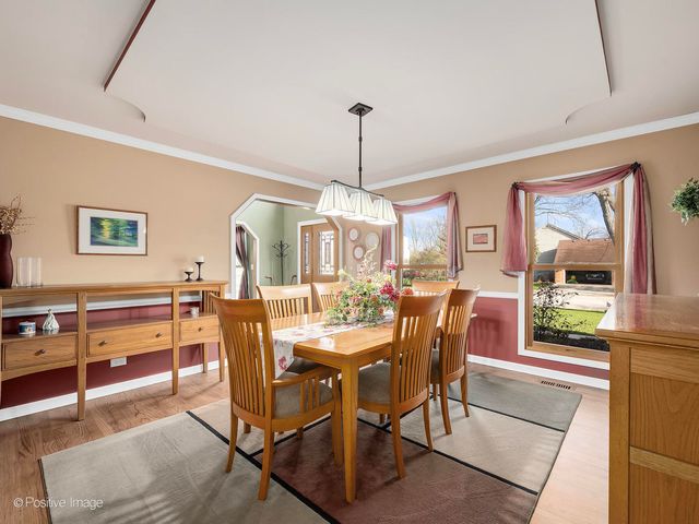 230 Plumtree Lane, West Chicago, IL 60185