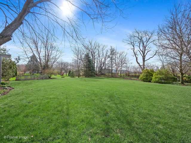 230 Plumtree Lane, West Chicago, IL 60185