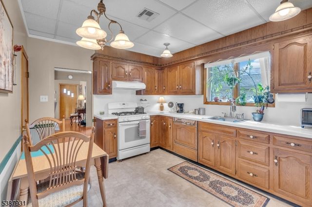 1612 W Camplain Rd, Manville Boro, NJ 08835