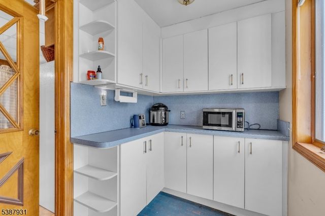 1612 W Camplain Rd, Manville Boro, NJ 08835