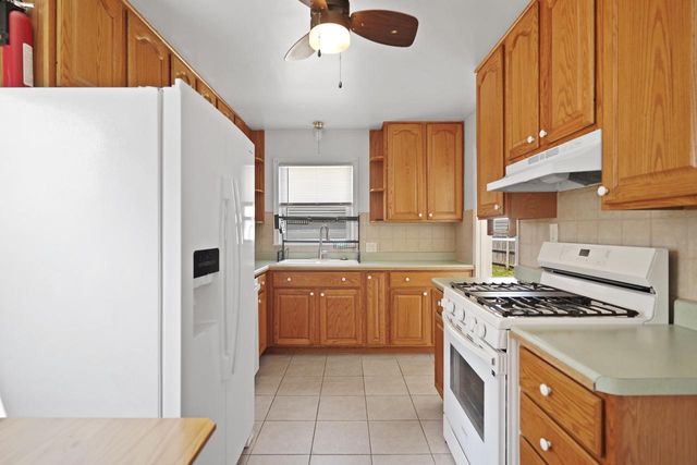 7018 31st AVENUE, Kenosha, WI 53142
