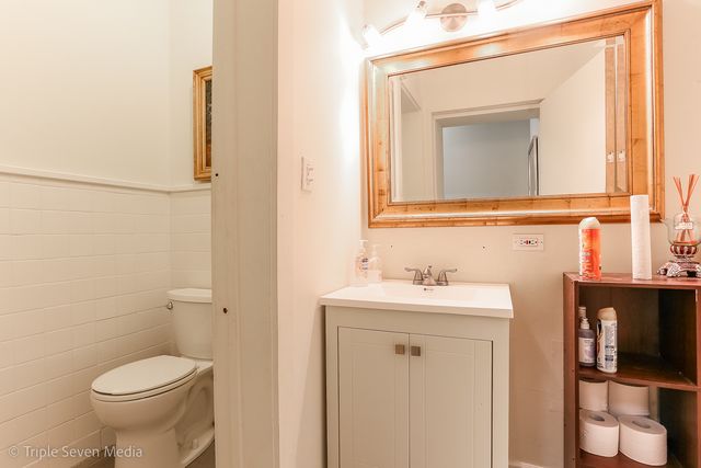 5802 W HIGGINS Avenue, Chicago, IL 60630