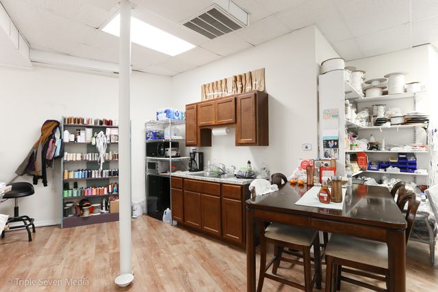 5802 W HIGGINS Avenue, Chicago, IL 60630