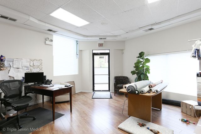 5802 W HIGGINS Avenue, Chicago, IL 60630