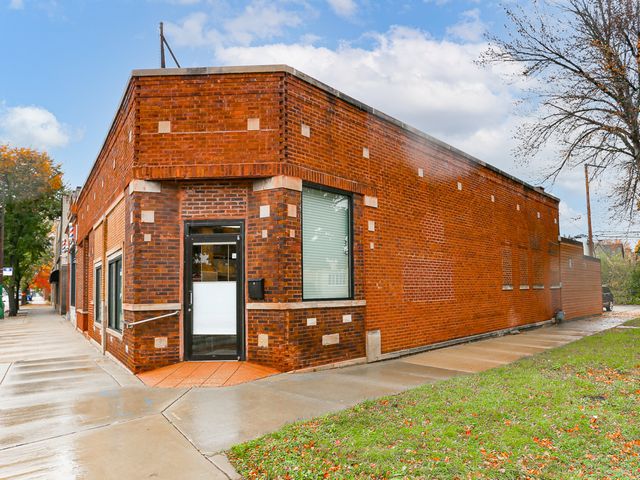 5802 W HIGGINS Avenue, Chicago, IL 60630