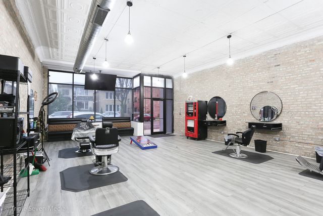 5802 W HIGGINS Avenue, Chicago, IL 60630