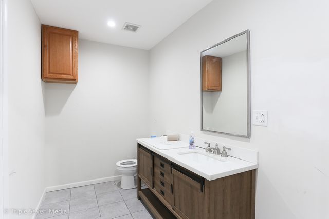 5802 W HIGGINS Avenue, Chicago, IL 60630