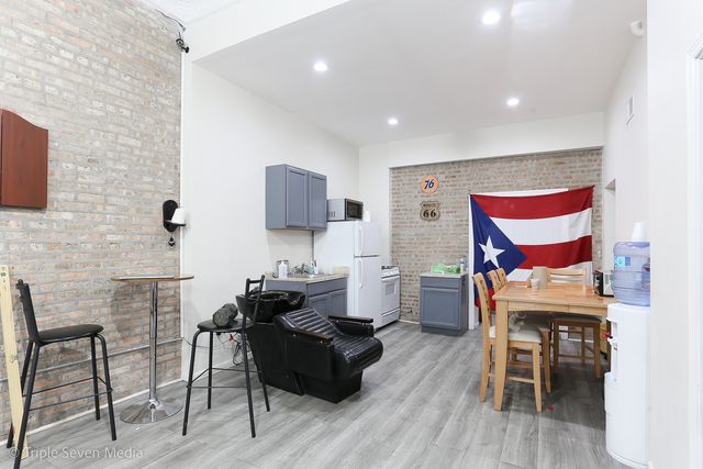 5802 W HIGGINS Avenue, Chicago, IL 60630