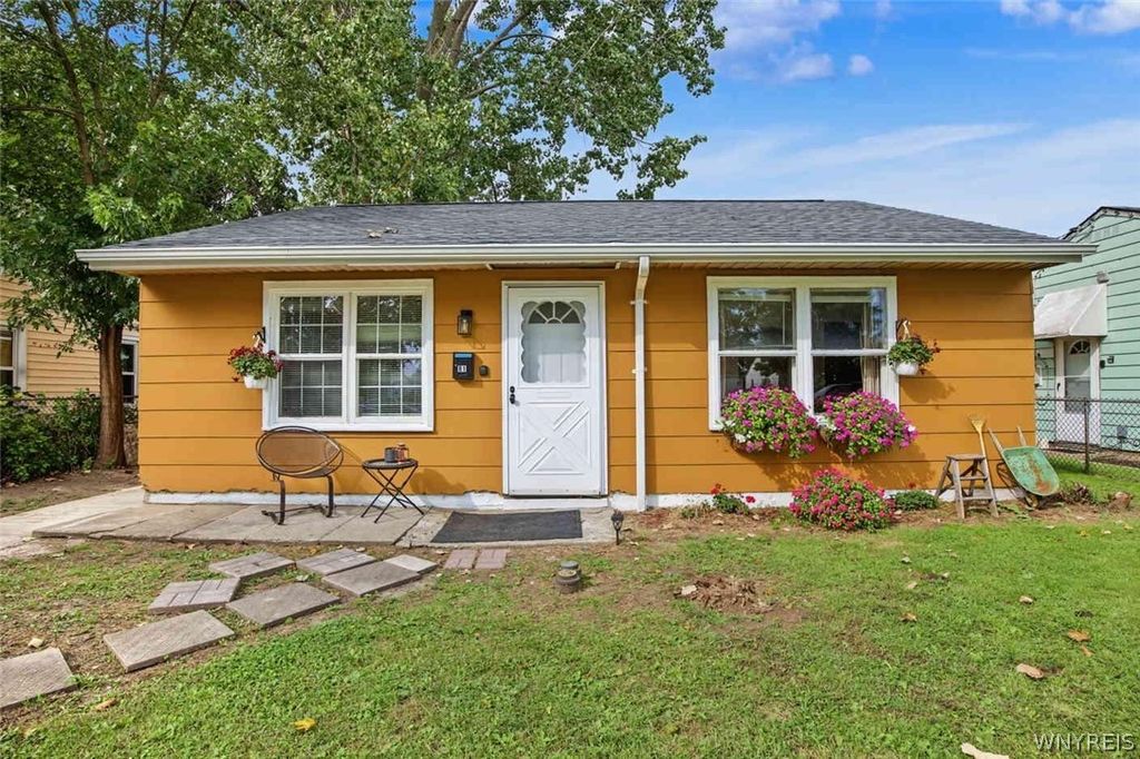 81 A Street, Niagara Falls, NY 14303
