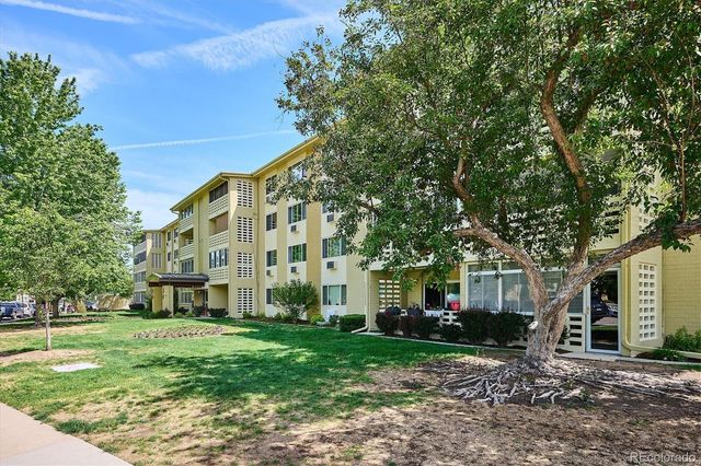 610 S Alton Way 11A, Denver, CO 80247