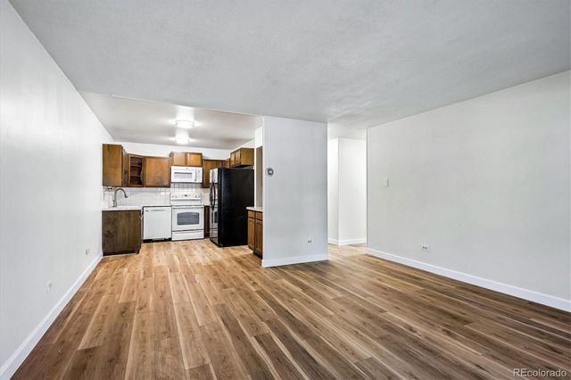 610 S Alton Way 11A, Denver, CO 80247
