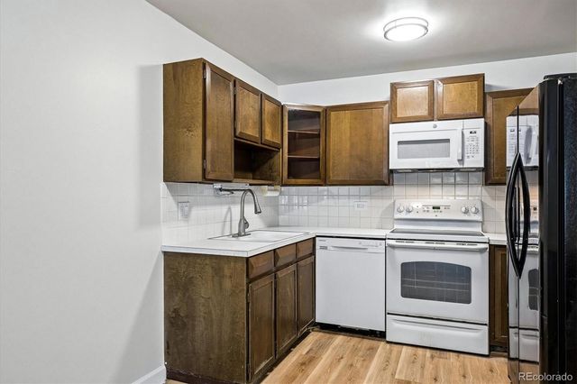 610 S Alton Way 11A, Denver, CO 80247