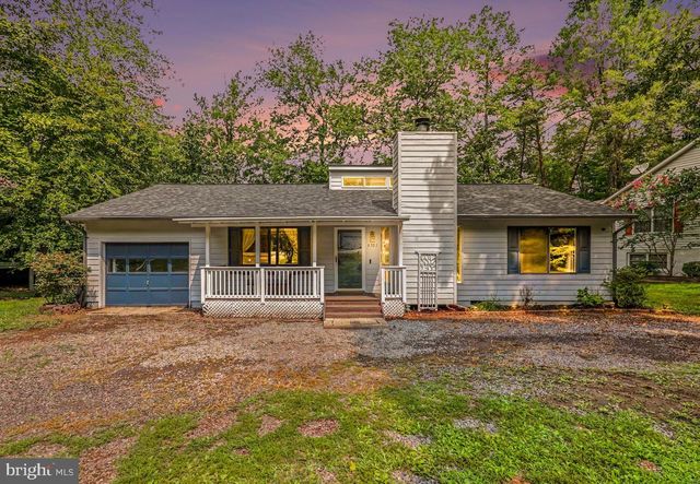 4303 LAKEVIEW PKWY, Locust Grove, VA 22508
