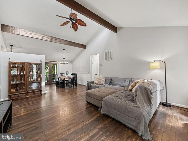 4303 LAKEVIEW PKWY, Locust Grove, VA 22508