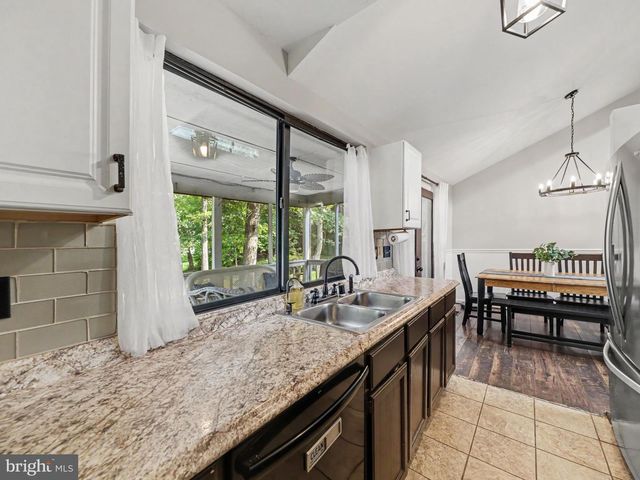 4303 LAKEVIEW PKWY, Locust Grove, VA 22508