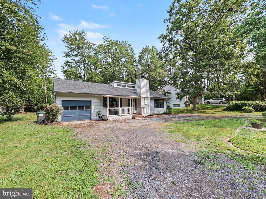 4303 LAKEVIEW PKWY, Locust Grove, VA 22508
