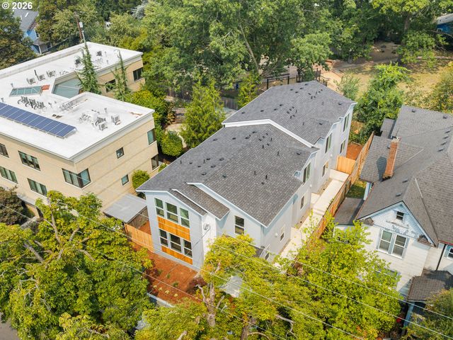 2727 Se Clinton St, Portland, OR 97202