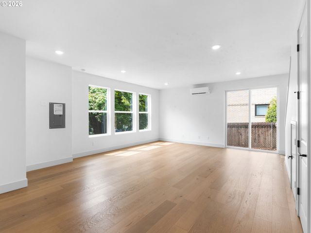 2727 Se Clinton St, Portland, OR 97202