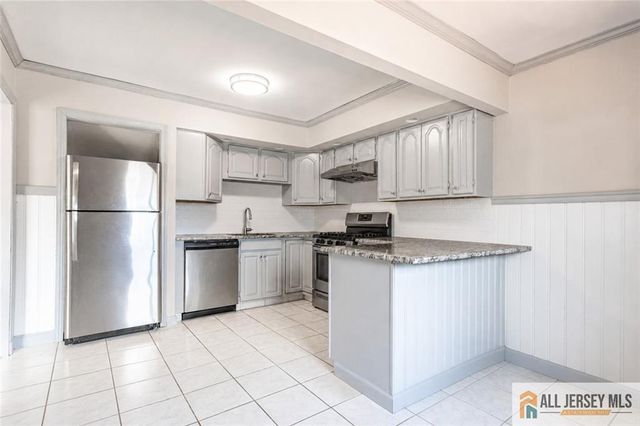 16 W Susan Street, Hazlet, NJ 07730