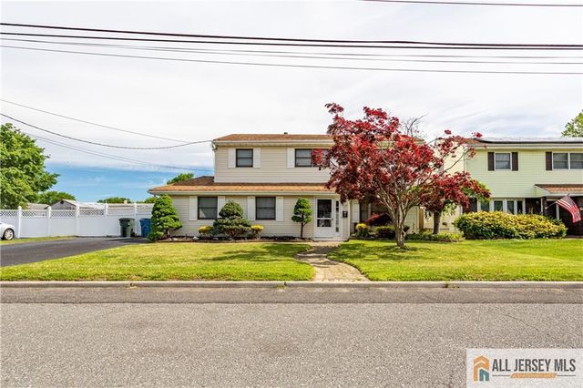 16 W Susan Street, Hazlet, NJ 07730