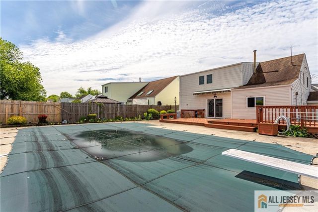 16 W Susan Street, Hazlet, NJ 07730