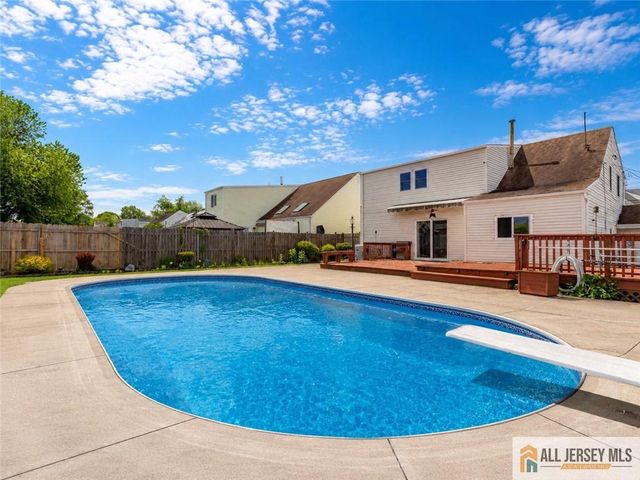 16 W Susan Street, Hazlet, NJ 07730