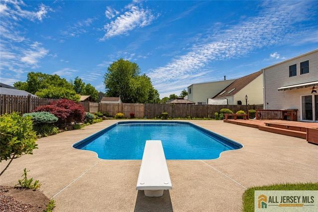 16 W Susan Street, Hazlet, NJ 07730