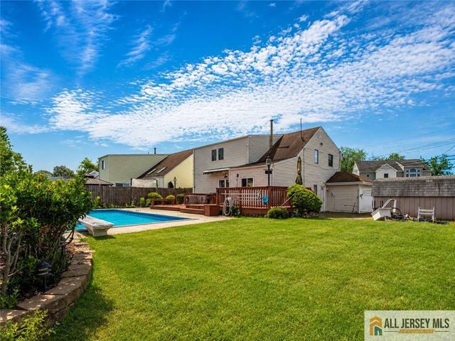 16 W Susan Street, Hazlet, NJ 07730