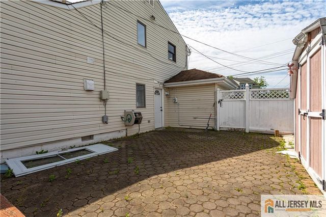 16 W Susan Street, Hazlet, NJ 07730