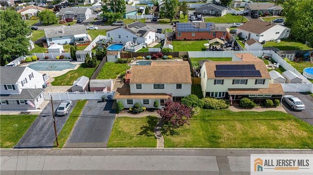 16 W Susan Street, Hazlet, NJ 07730