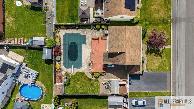 16 W Susan Street, Hazlet, NJ 07730