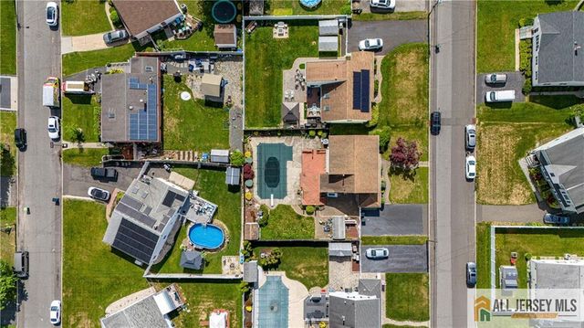 16 W Susan Street, Hazlet, NJ 07730