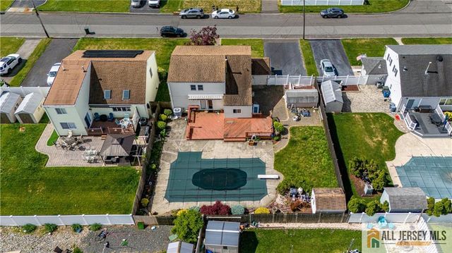 16 W Susan Street, Hazlet, NJ 07730