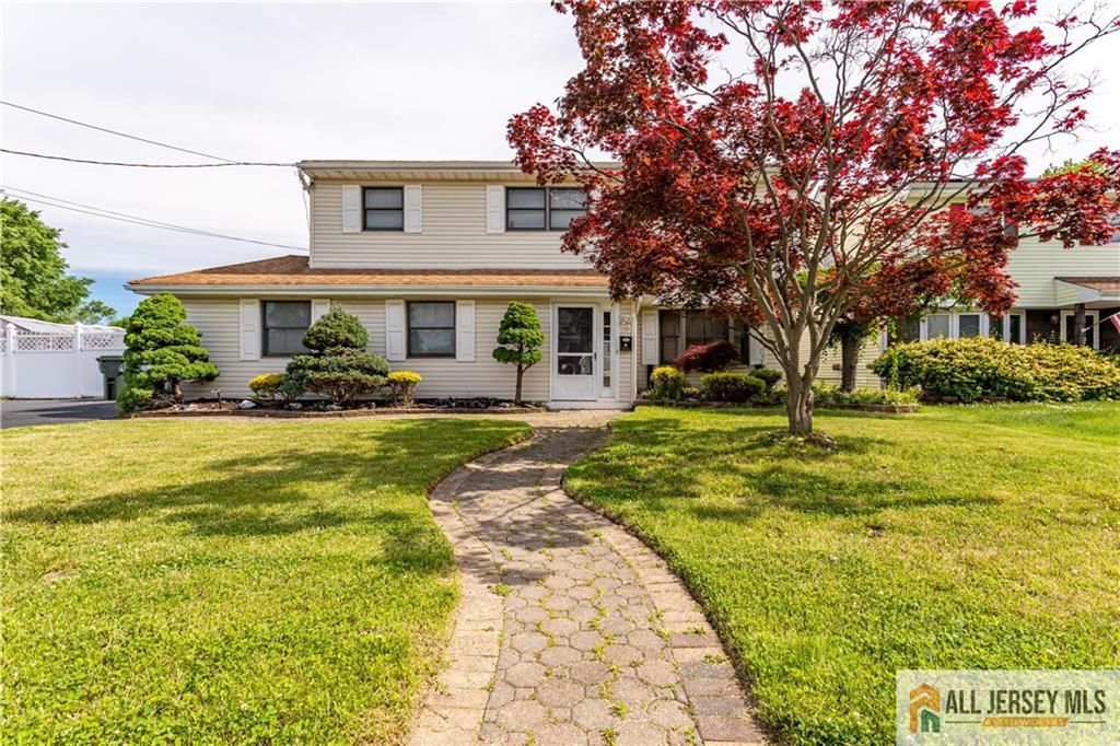 16 W Susan Street, Hazlet, NJ 07730