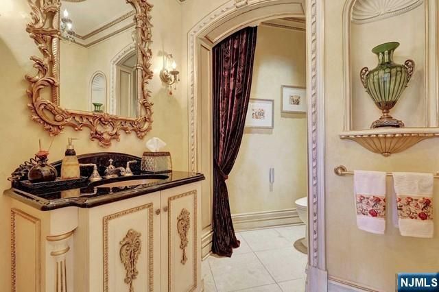 27 Roberts Road, Englewood Cliffs, NJ 07632