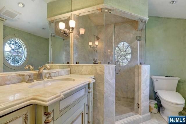 27 Roberts Road, Englewood Cliffs, NJ 07632