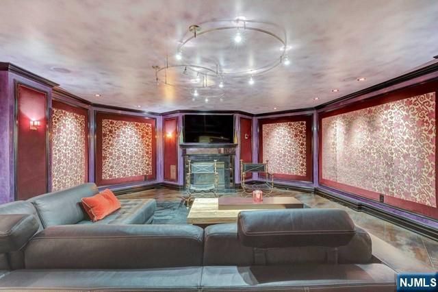 27 Roberts Road, Englewood Cliffs, NJ 07632