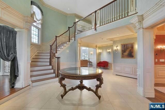 27 Roberts Road, Englewood Cliffs, NJ 07632