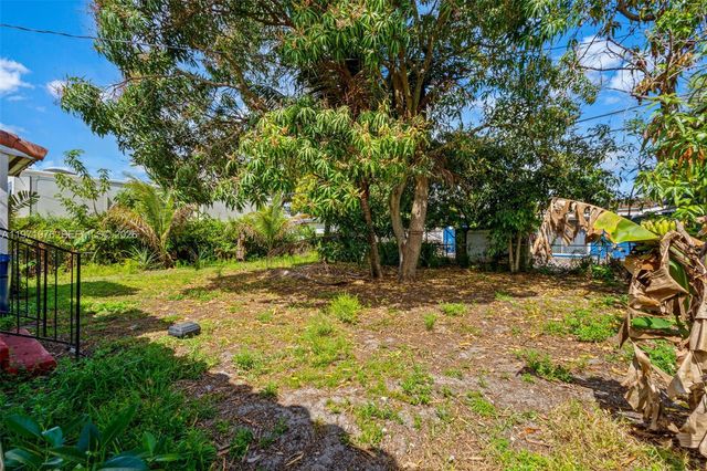 9201 NW 33rd Ave Road, Miami, FL 33147