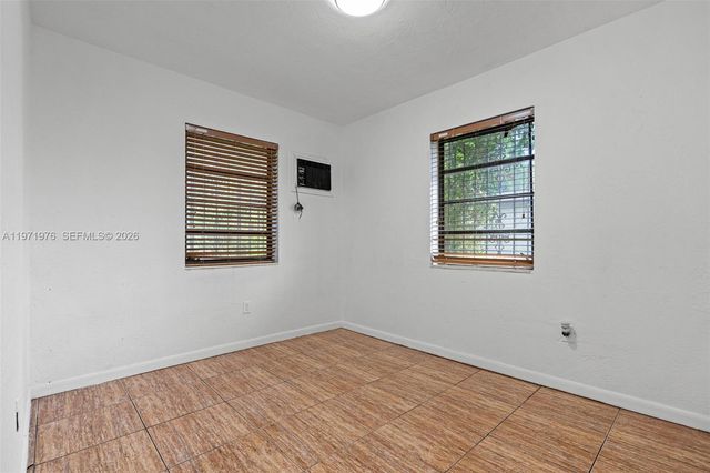 9201 NW 33rd Ave Road, Miami, FL 33147