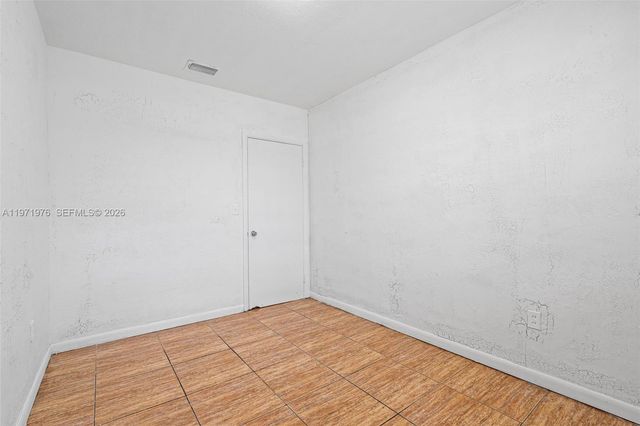 9201 NW 33rd Ave Road, Miami, FL 33147