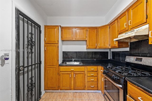 9201 NW 33rd Ave Road, Miami, FL 33147