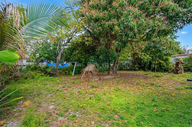 9201 NW 33rd Ave Road, Miami, FL 33147