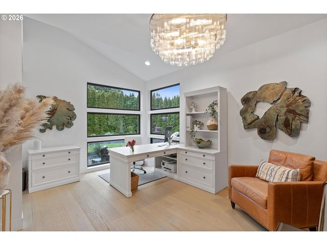 19245 Sw HEIGHTSVIEW Dr, Beaverton, OR 97007