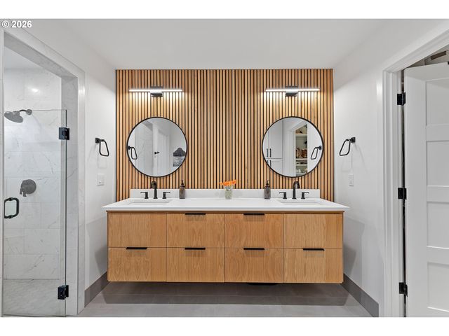 19245 Sw HEIGHTSVIEW Dr, Beaverton, OR 97007