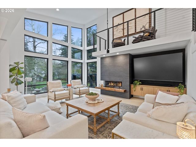 19245 Sw HEIGHTSVIEW Dr, Beaverton, OR 97007