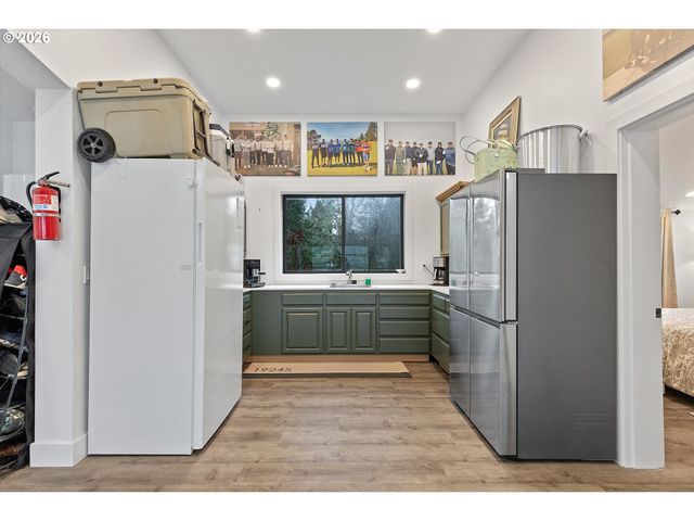 19245 Sw HEIGHTSVIEW Dr, Beaverton, OR 97007