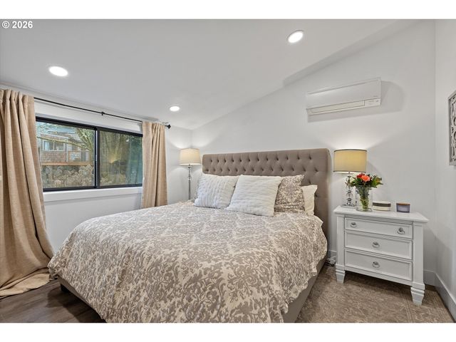 19245 Sw HEIGHTSVIEW Dr, Beaverton, OR 97007