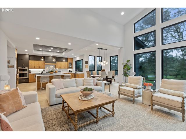 19245 Sw HEIGHTSVIEW Dr, Beaverton, OR 97007